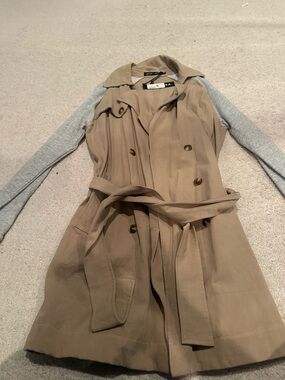John Eshaya JET New trench coat with grey fabric sleeves size M/L